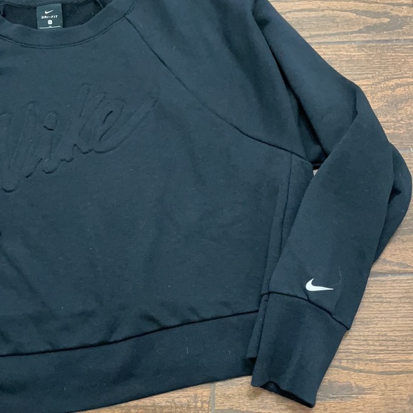 Woman’s Nike cropped sweatshirt - Picture 4 of 6